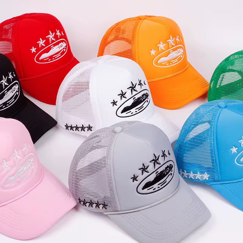 Corteiz Alcatraz Trucker Hat – White / Black