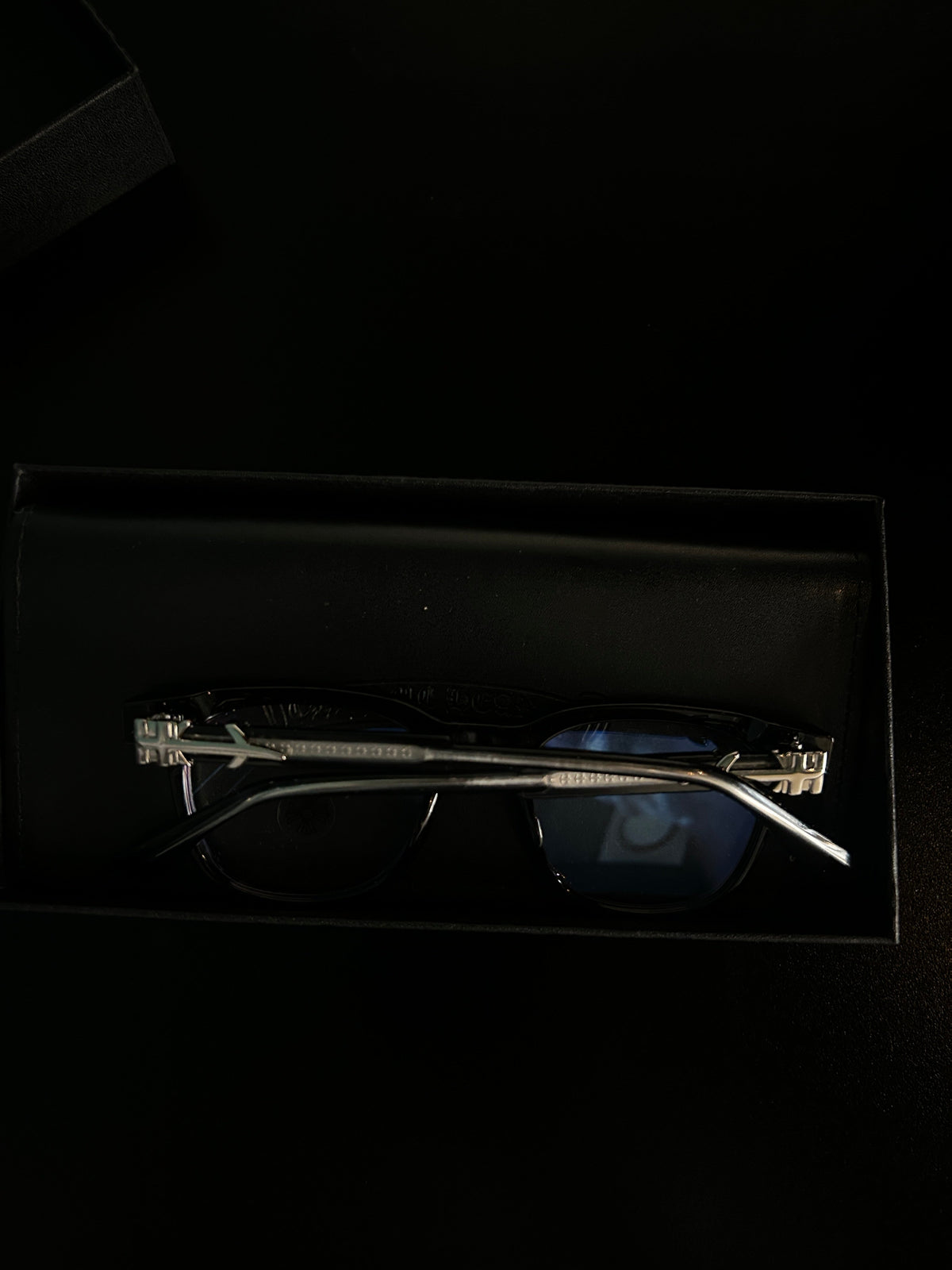 Chrome heart glasses - black & silver badges