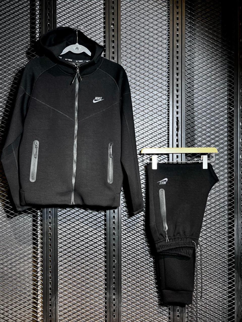Nike Tech Fleece 'black'