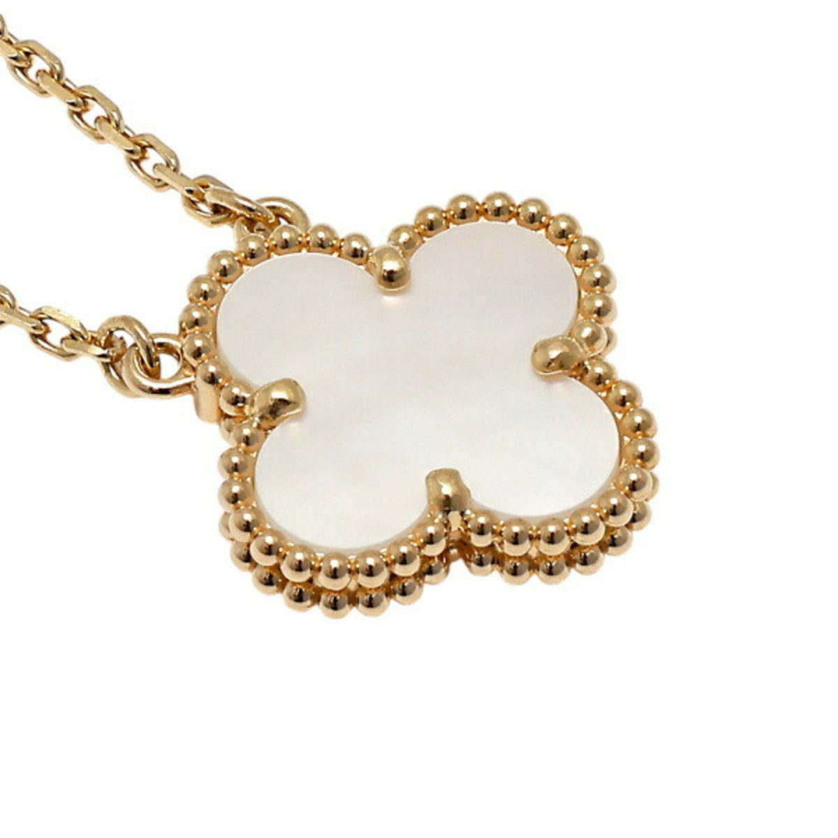 White Clover Stainless Steel Necklace – A Statement of Elegance
