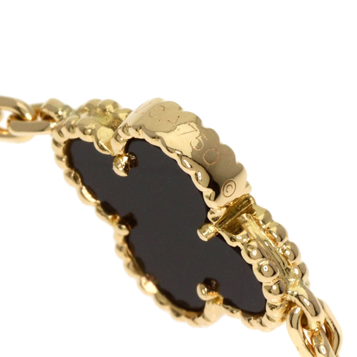 Midnight Clover Stainless Steel Bracelet – A Statement of Elegance