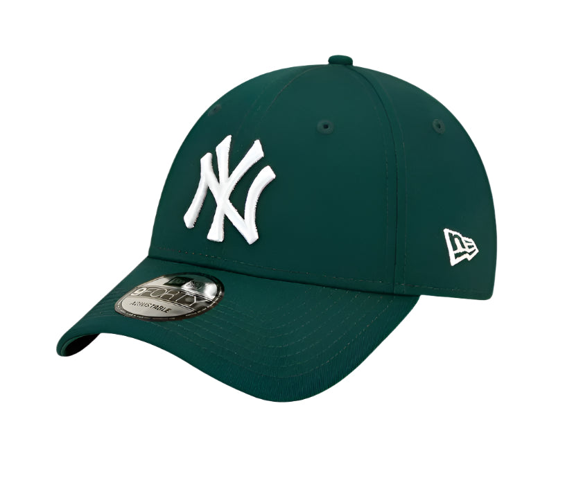 New York Yankees 9FORTY League Essential Green Cap