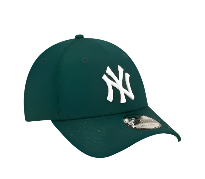 New York Yankees 9FORTY League Essential Green Cap
