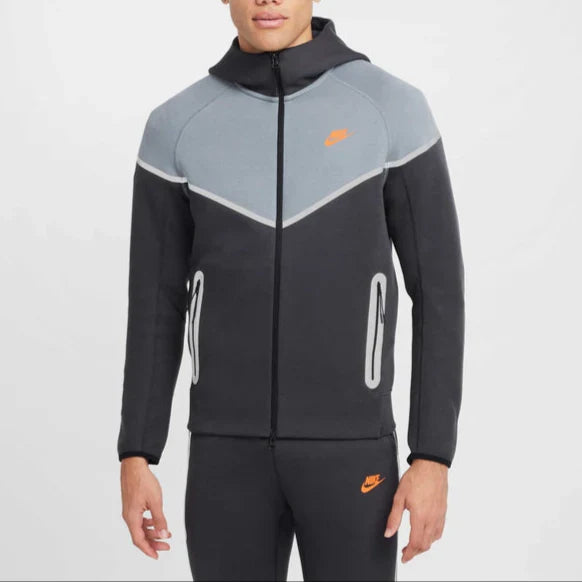 Nike tech fleece two piece
