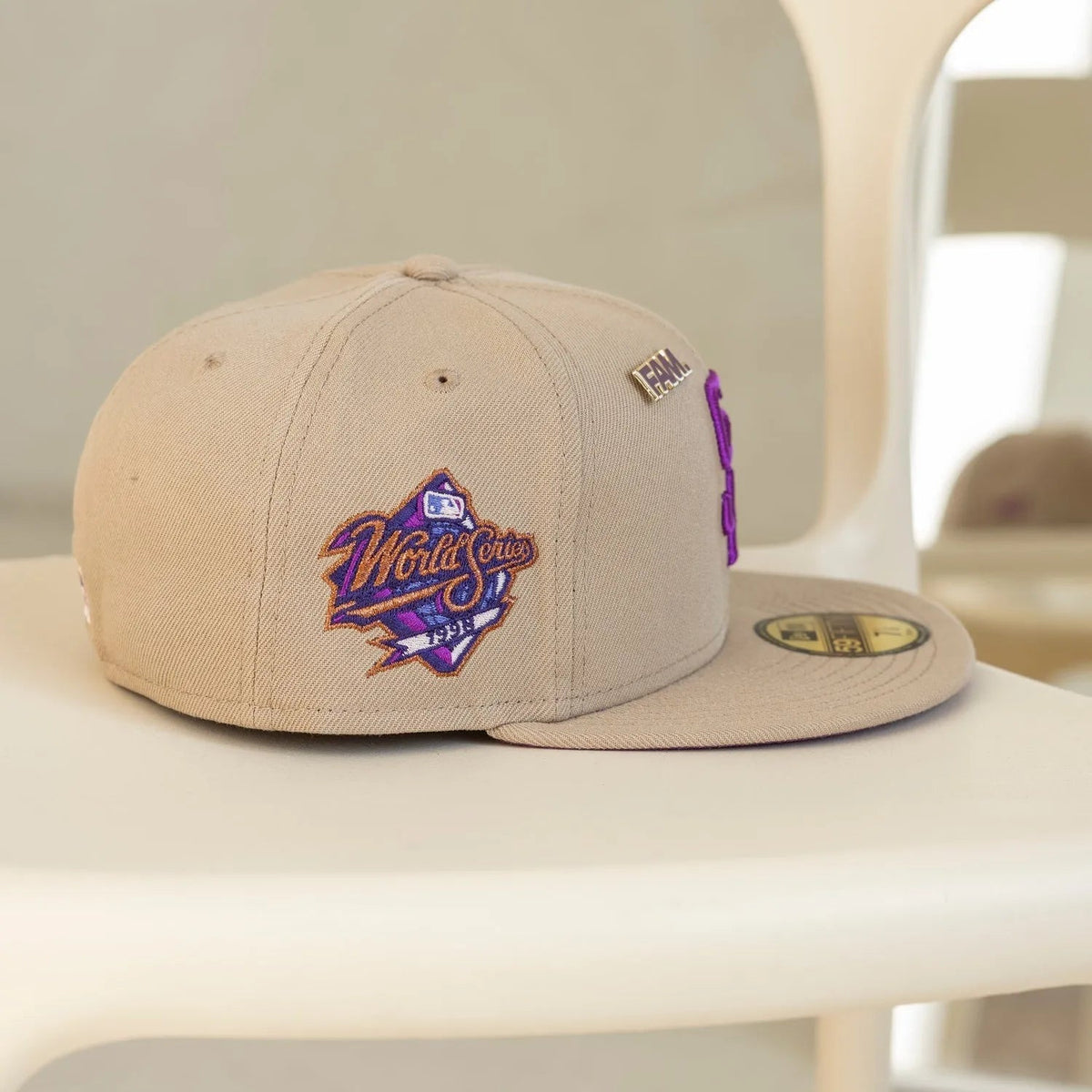 NEW ERA 59FIFTY MLB SAN DIEGO PADRES WORLD SERIES 1998 CAMEL / SPARKLING GRAPE UV FITTED CAP