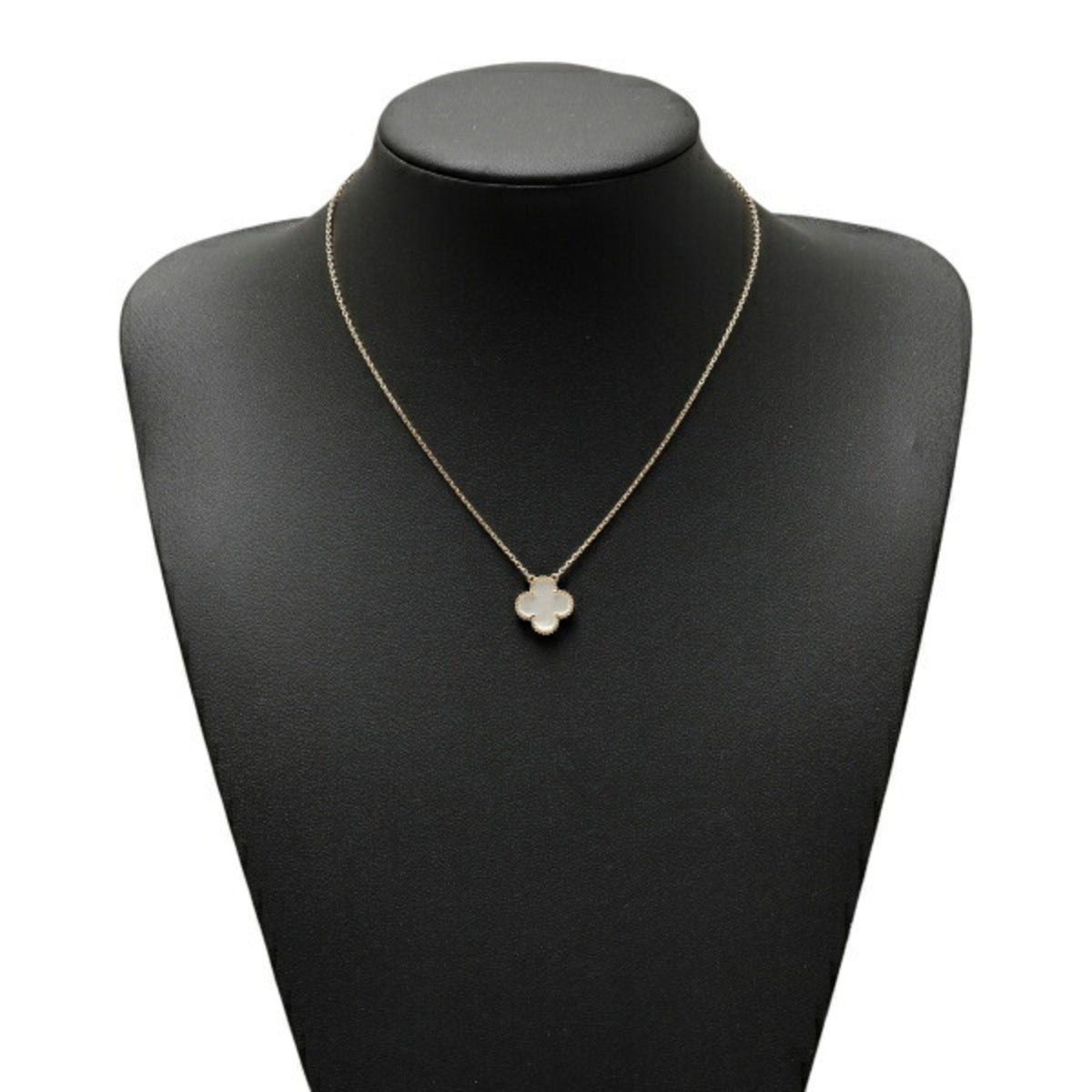 White Clover Stainless Steel Necklace – A Statement of Elegance