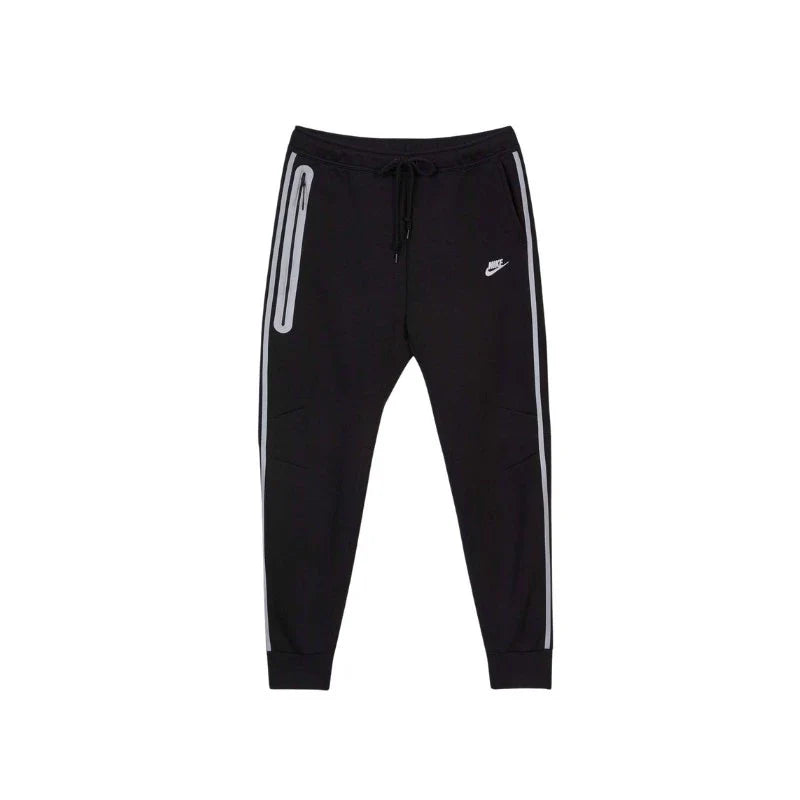 Nike Sportswear Tech Fleece Reflective Details